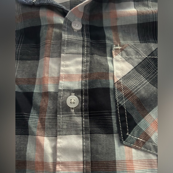 BEN SHERMAN boys size small (8) button down short sleeve shirt - Picture 6 of 6